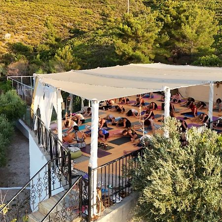 Karras Star Hotel Evdilos  Exterior photo
