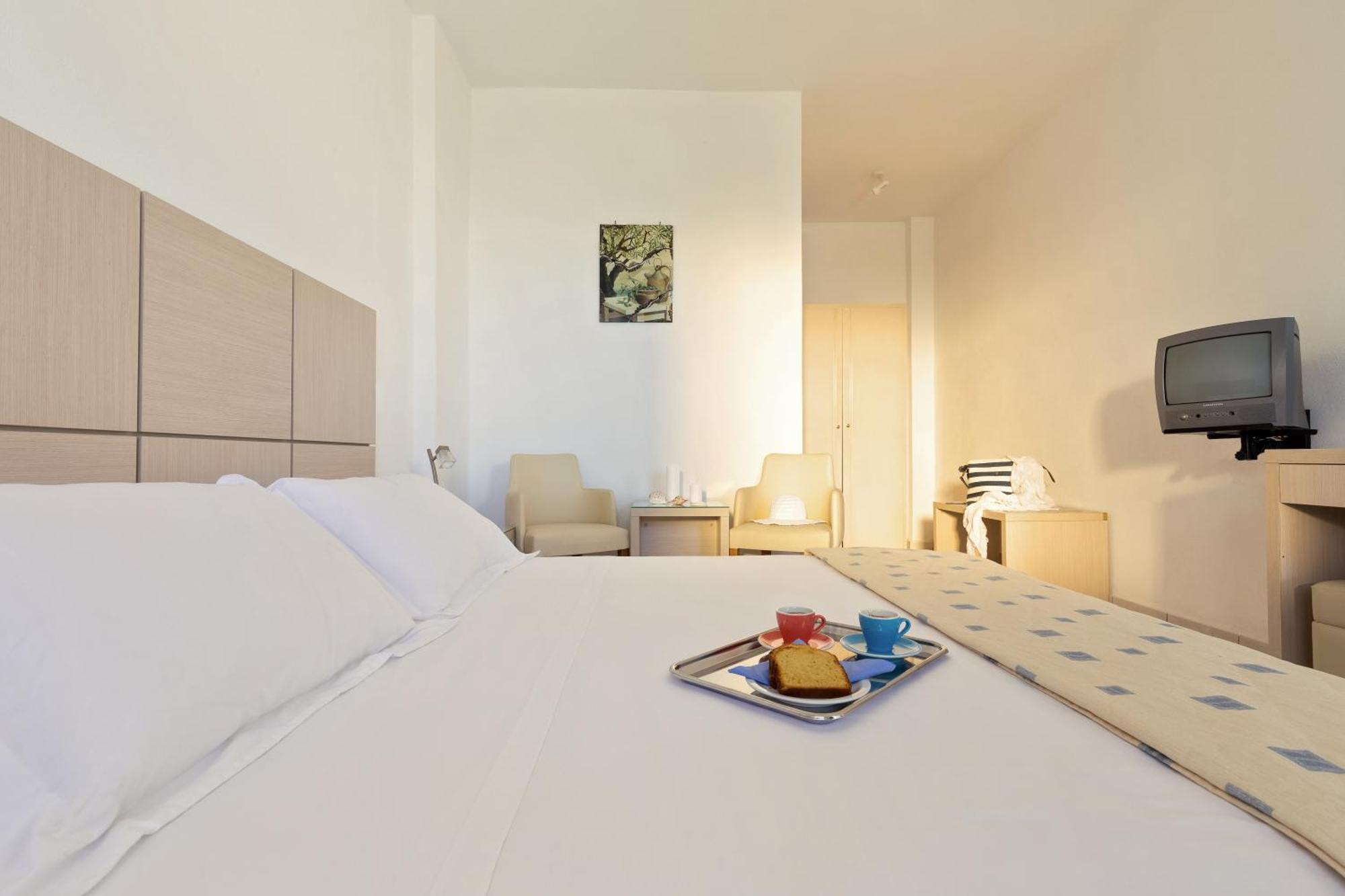 Karras Star Hotel Evdilos  Room photo